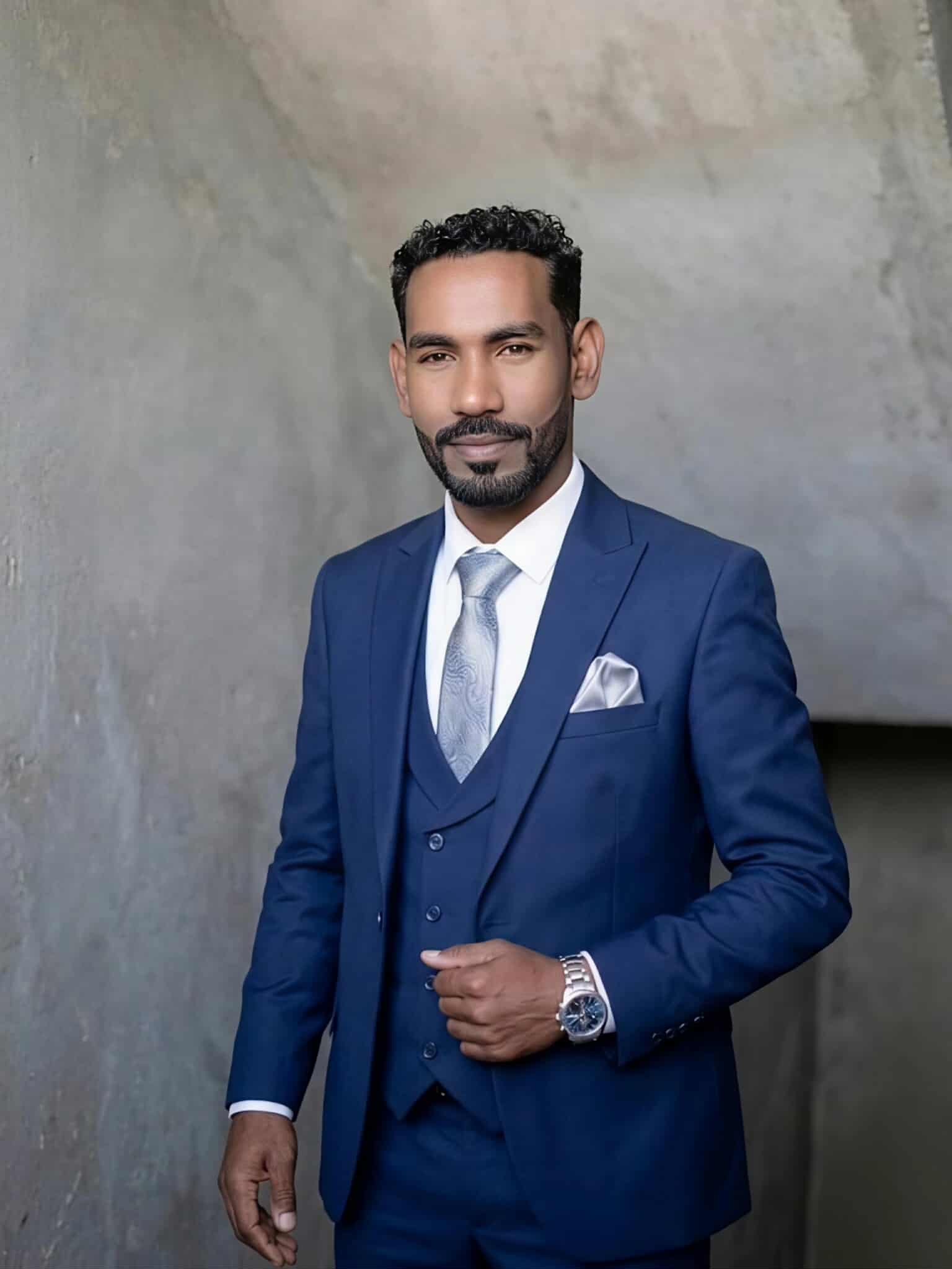 الكاتب الروائي جلال الدين عيسى سليمان